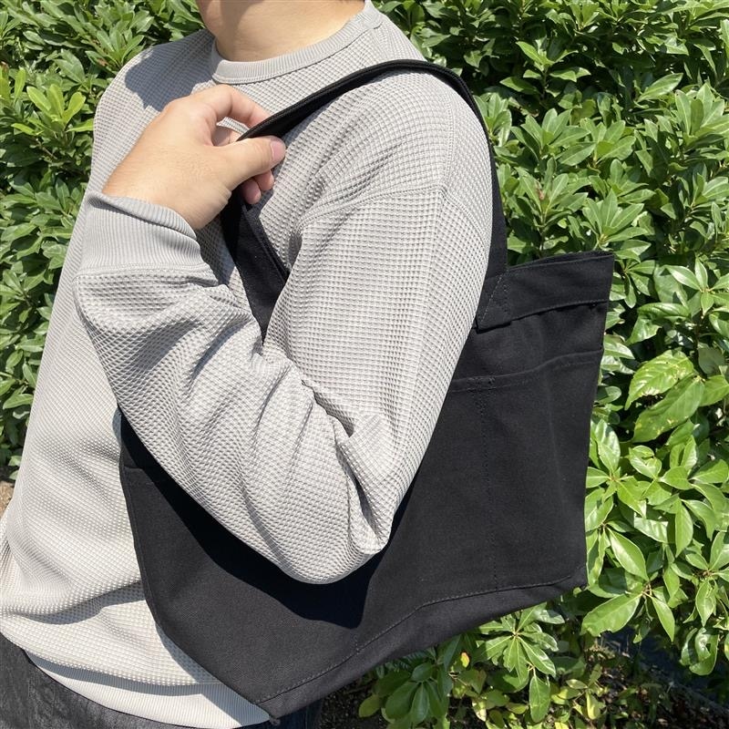 クルーネック長袖Tシャツ