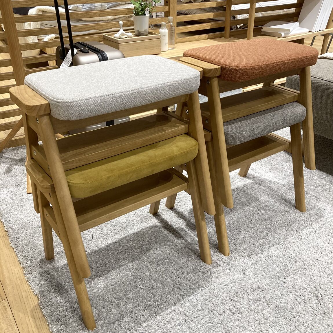 再生ポリエステル混　木製スタッキングスツール（複数）