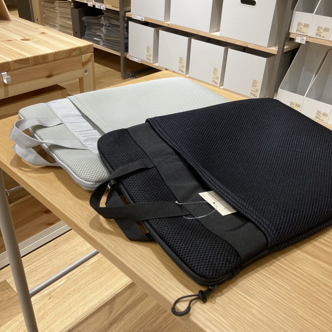 ポリエステル縦型クッションパソコンケース