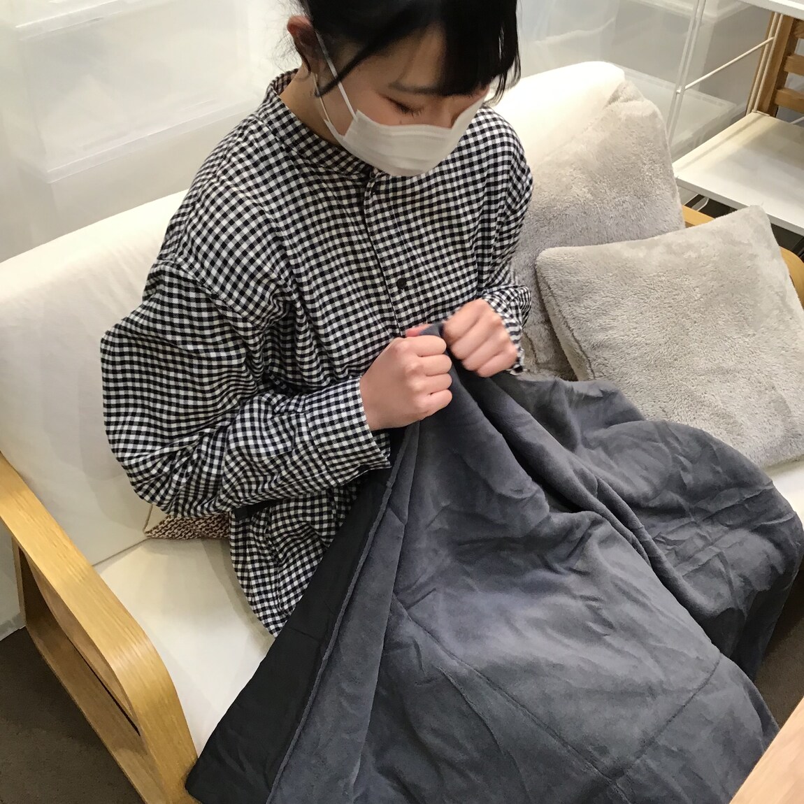 ひざ掛けにもなるピロー　ひざ掛けVer.