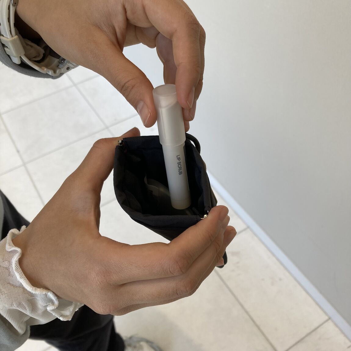 ポーチを使う写真