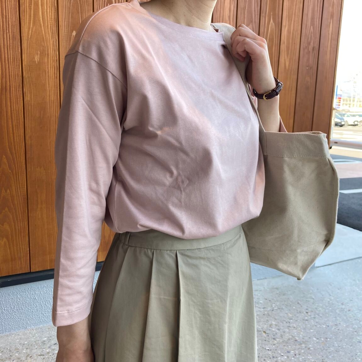 婦人上半身画像_01