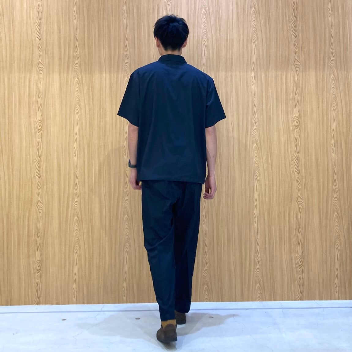 うしろ
