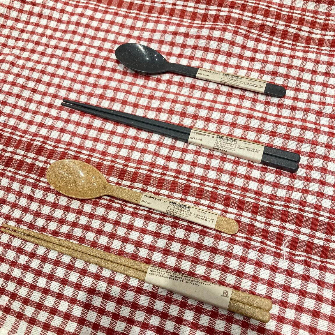 ヤシスプーンとヤシ箸の写真