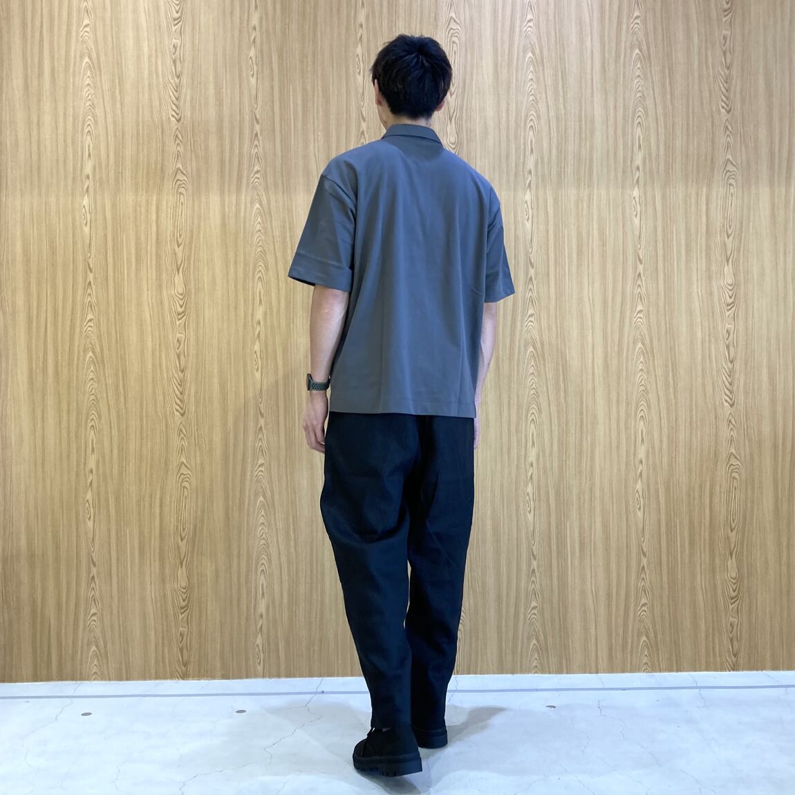 うしろ