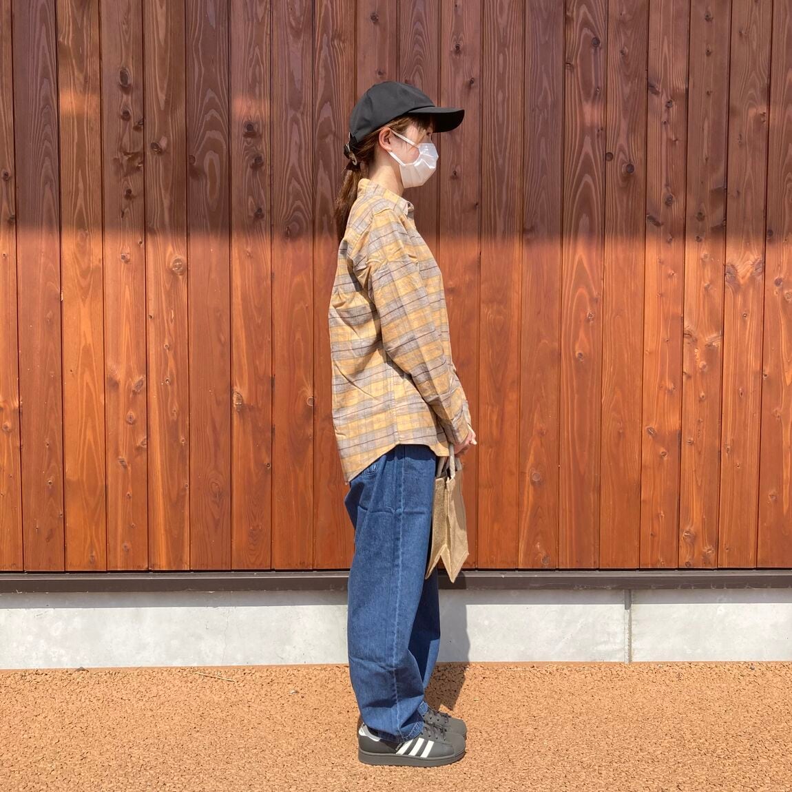 ①