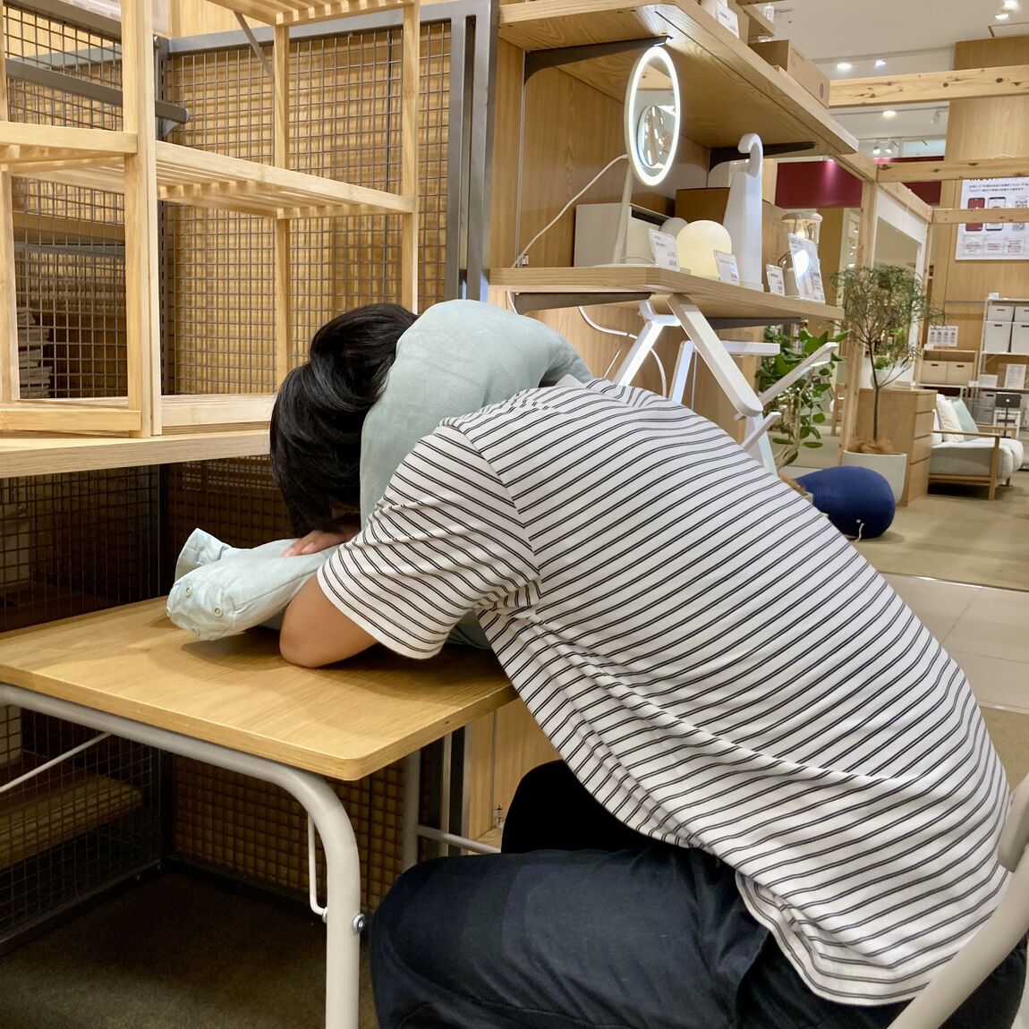 自由に巻けるループクッションのご紹介