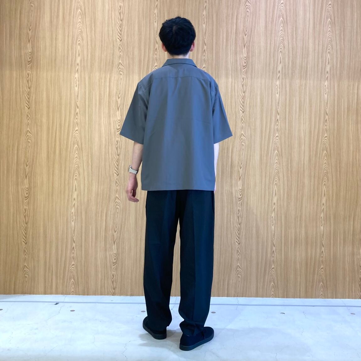 うしろ