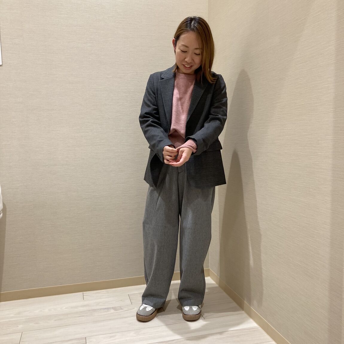 046911_20251116_01_03