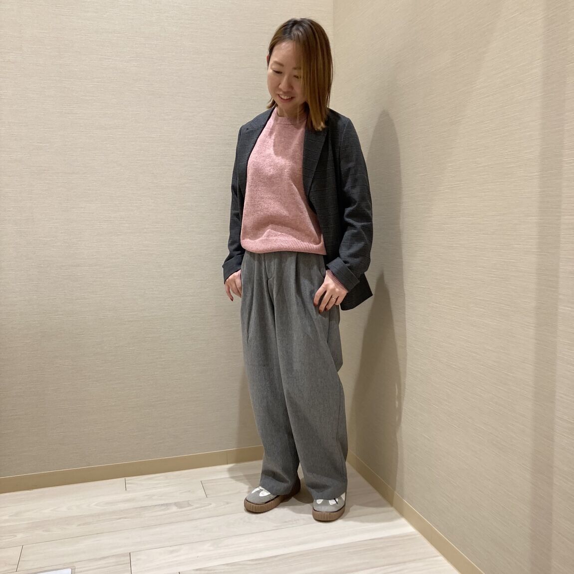 046911_20251116_01_02