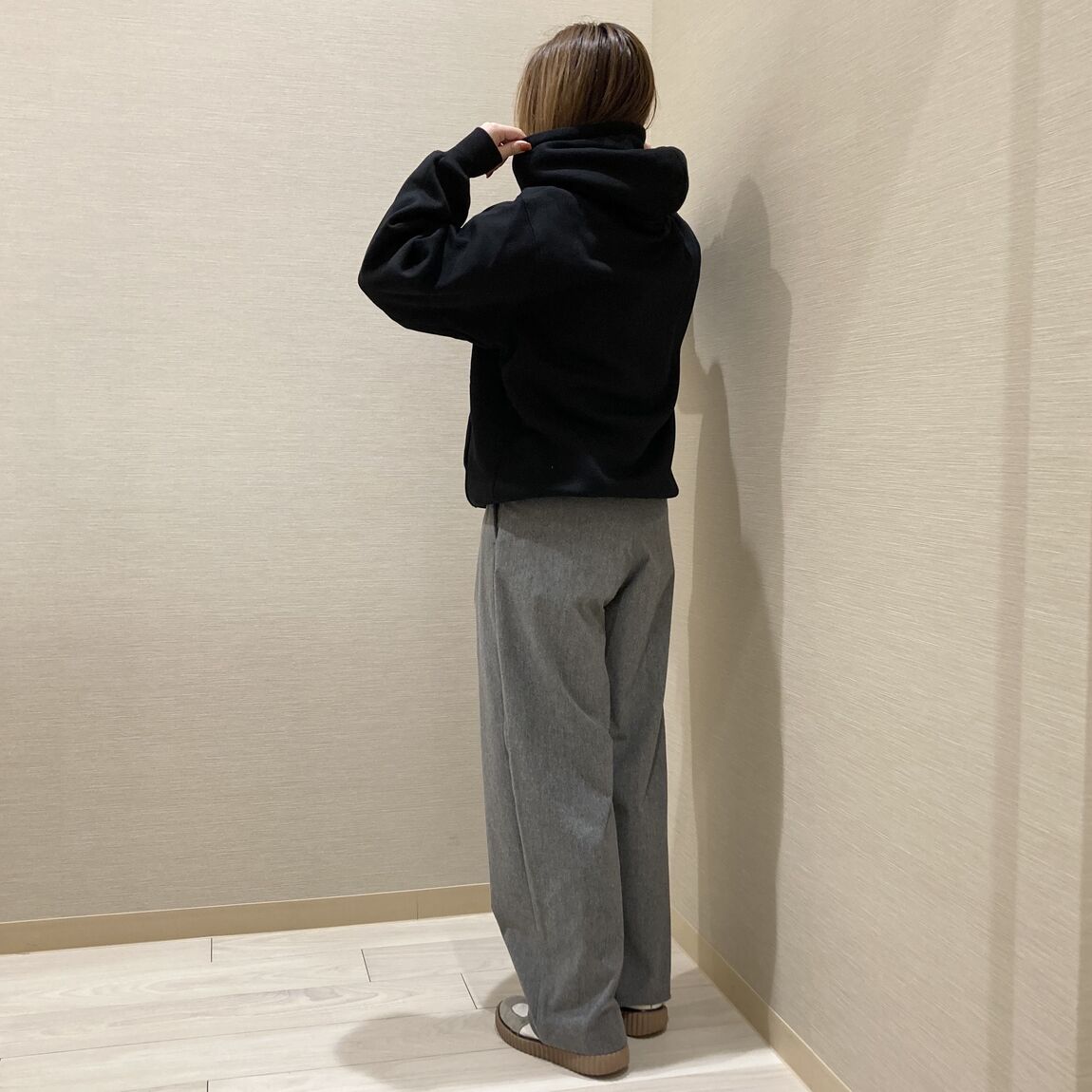 046911_20251121_01_04