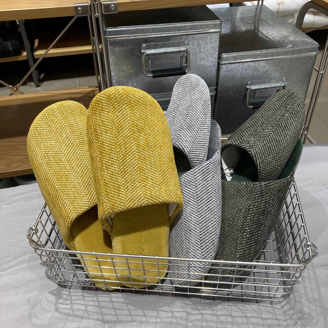 【プライムツリー赤池】足元からあたたかく、新商品スリッパのご紹介_jx41BY