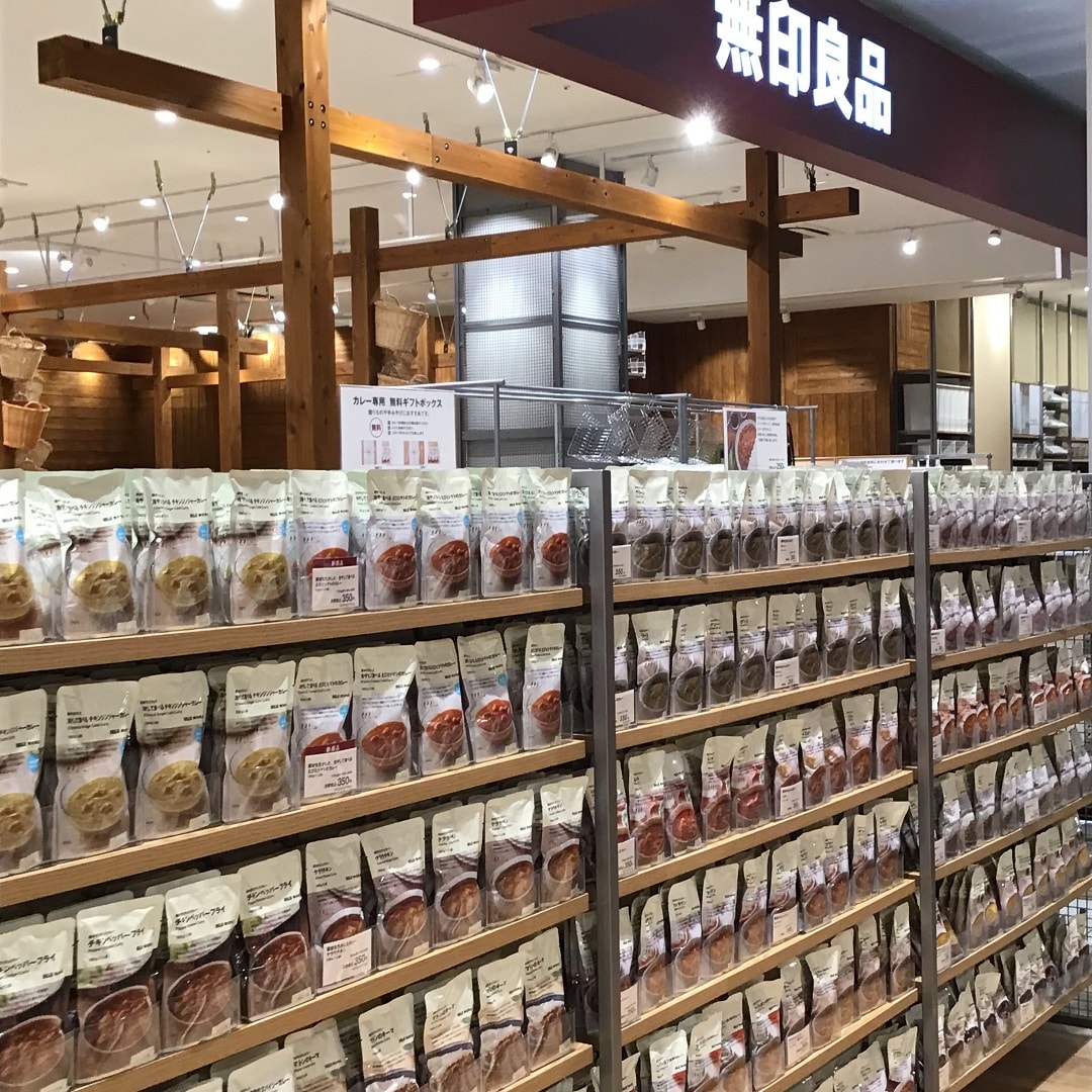食品売り場（カレー）
