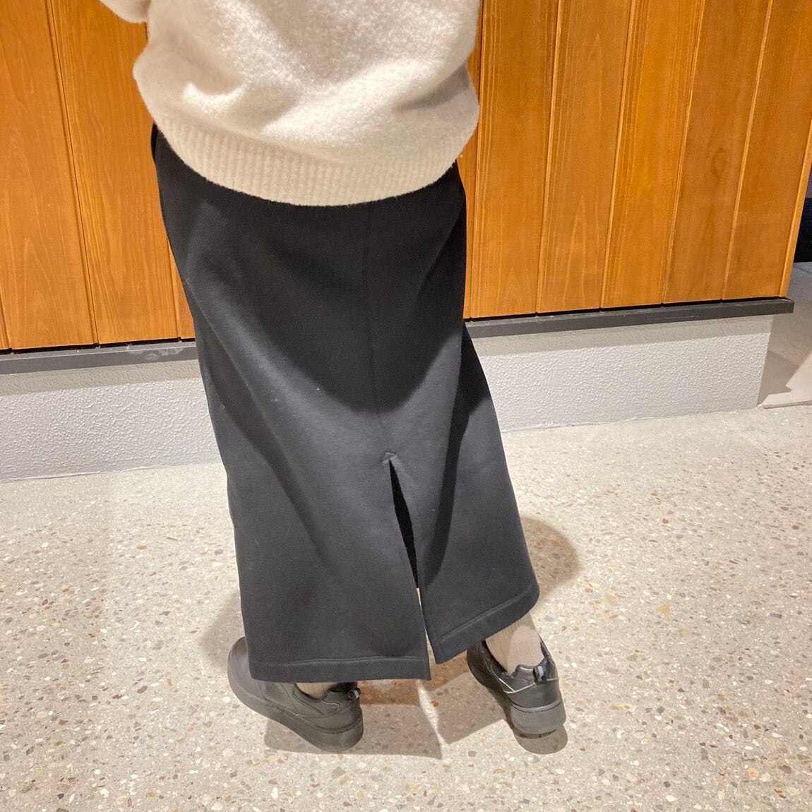 スウェットIラインスカート　背面スリット