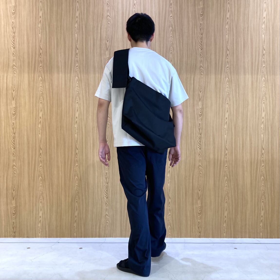 うしろ