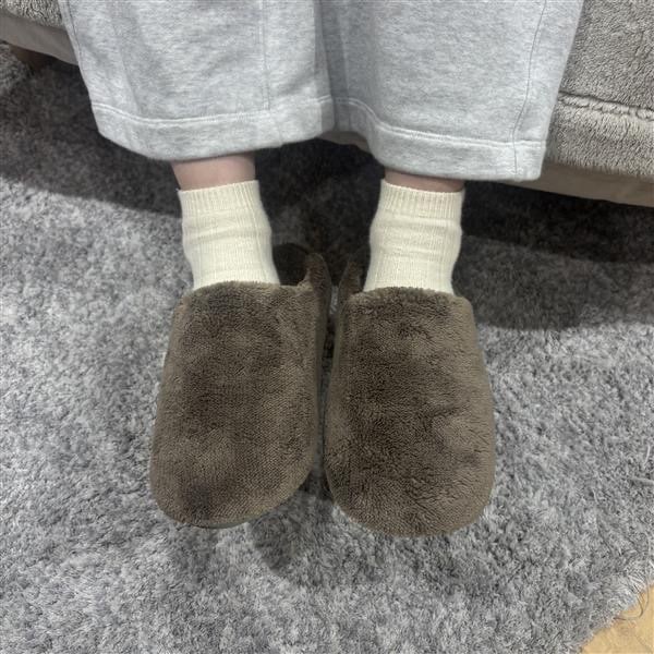 寒い季節にうれしい 足元あたたかスリッパのご紹介