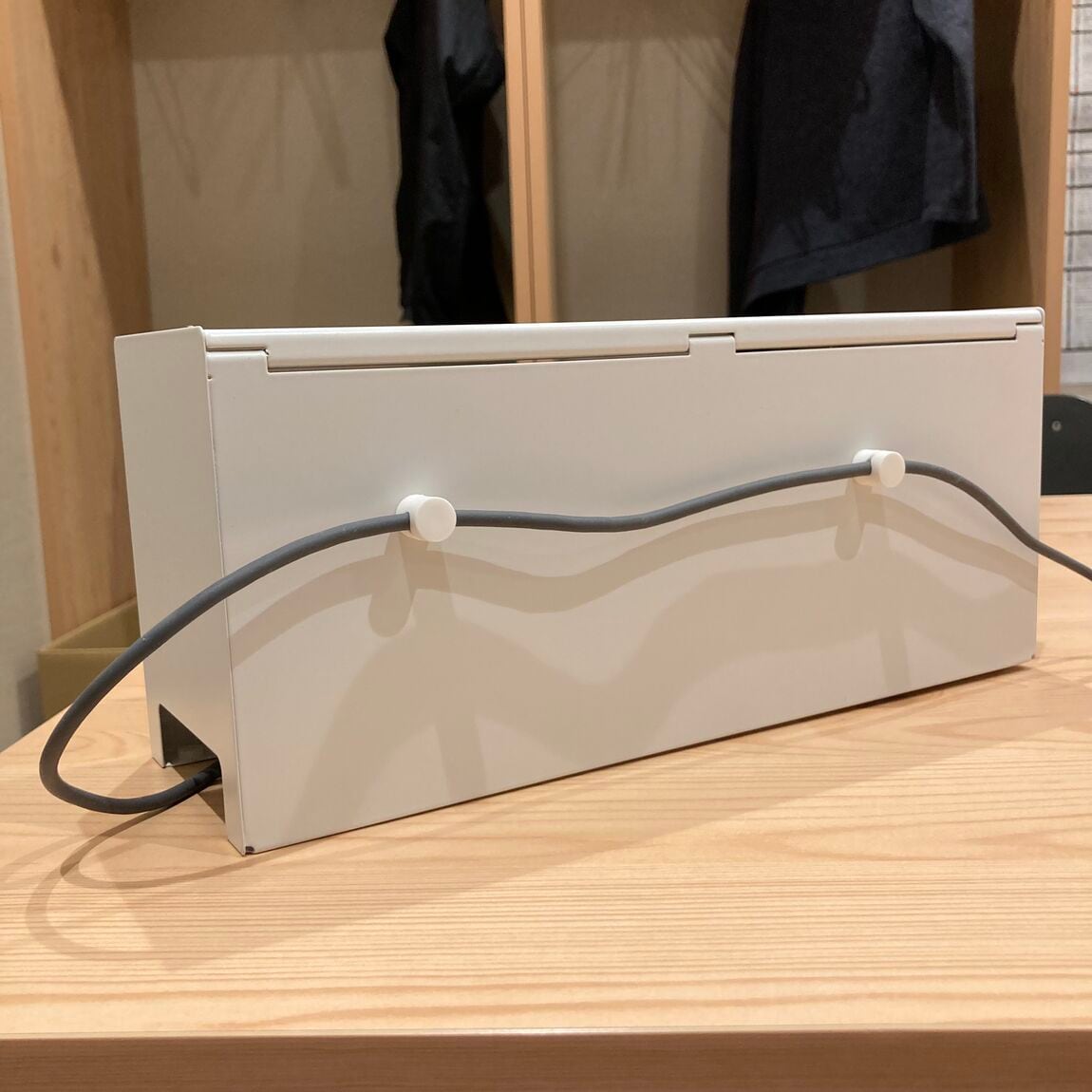 マグネットケーブルホルダー途中