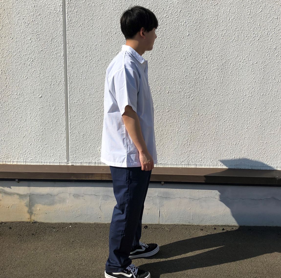 シャツを着た男性