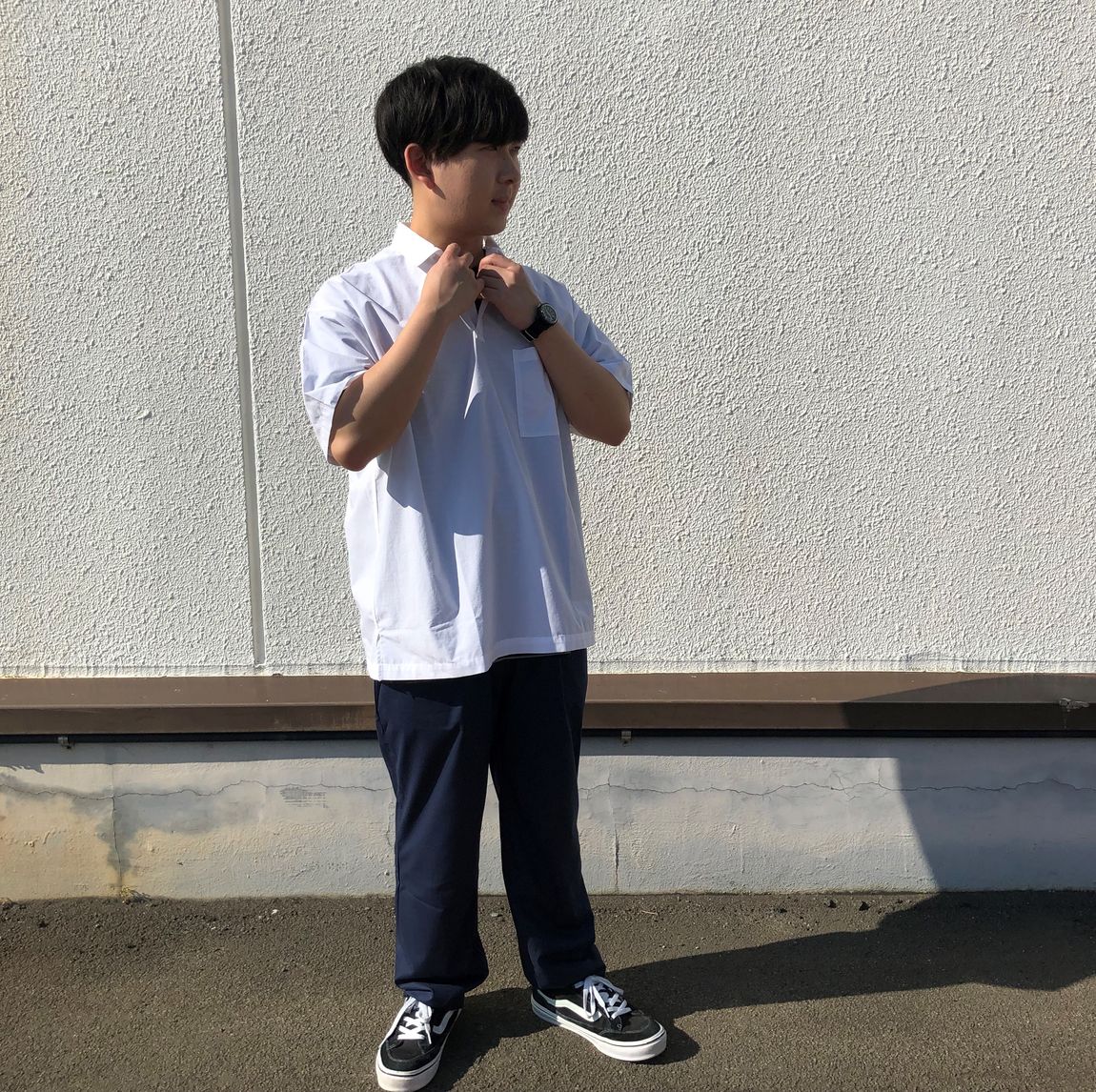 シャツを着た男性