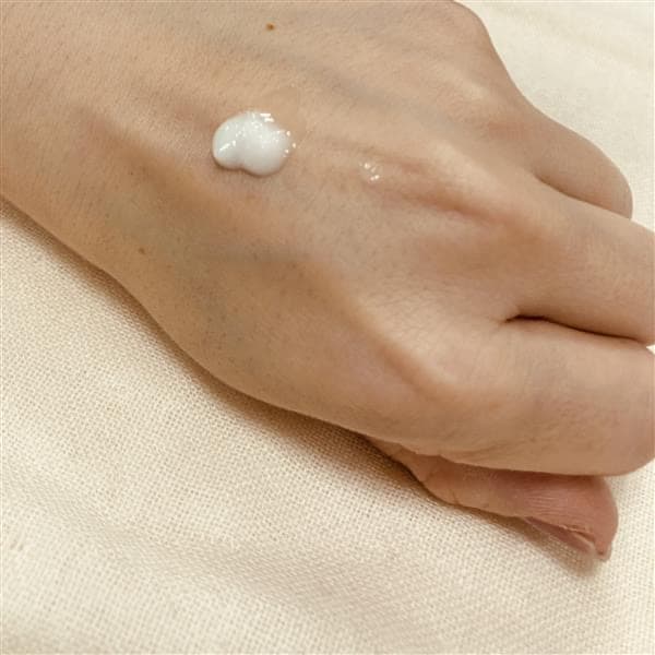 薬用美容液2