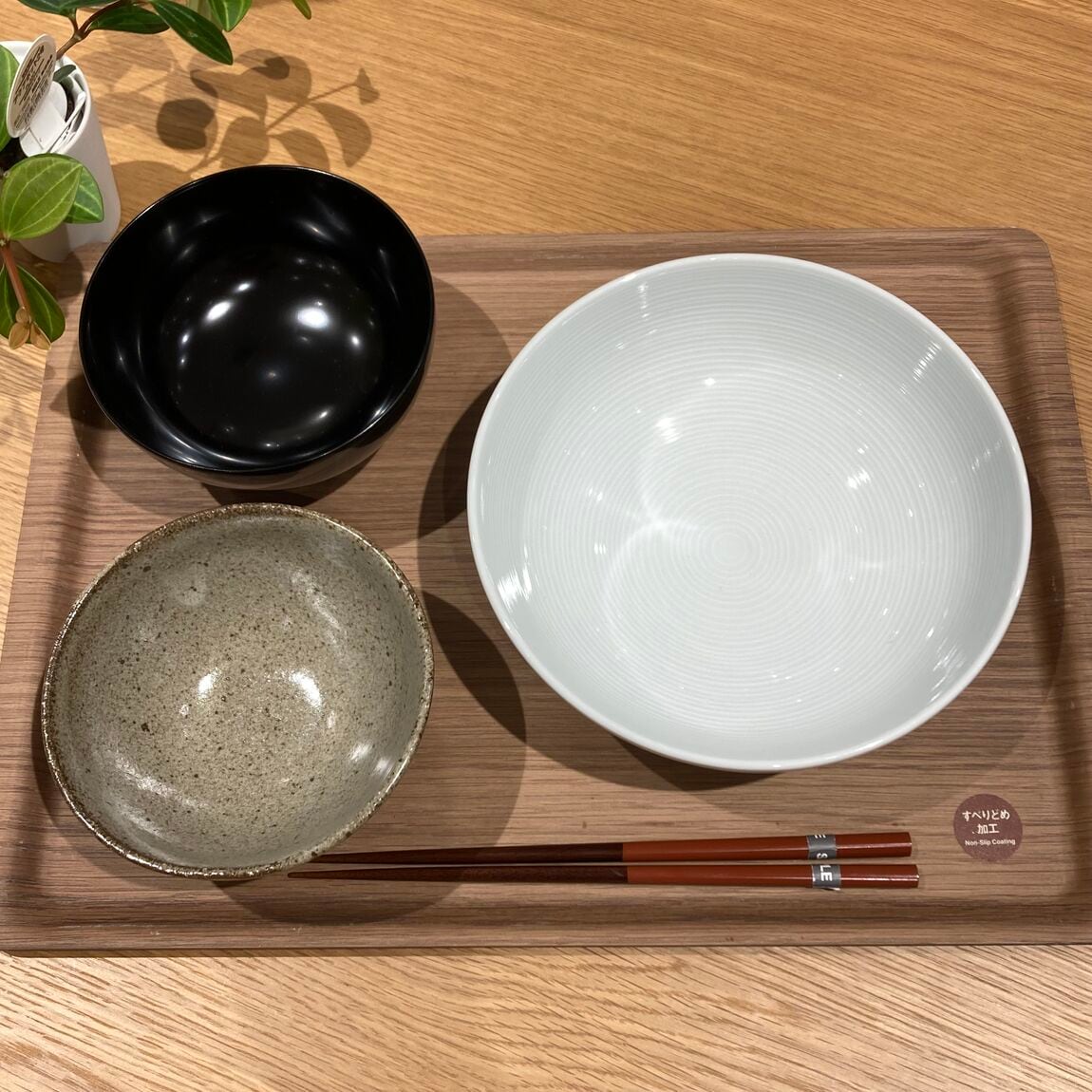 【堅田】新商品|滑りにくくて安心！毎日使いたい木製トレー_65whpt