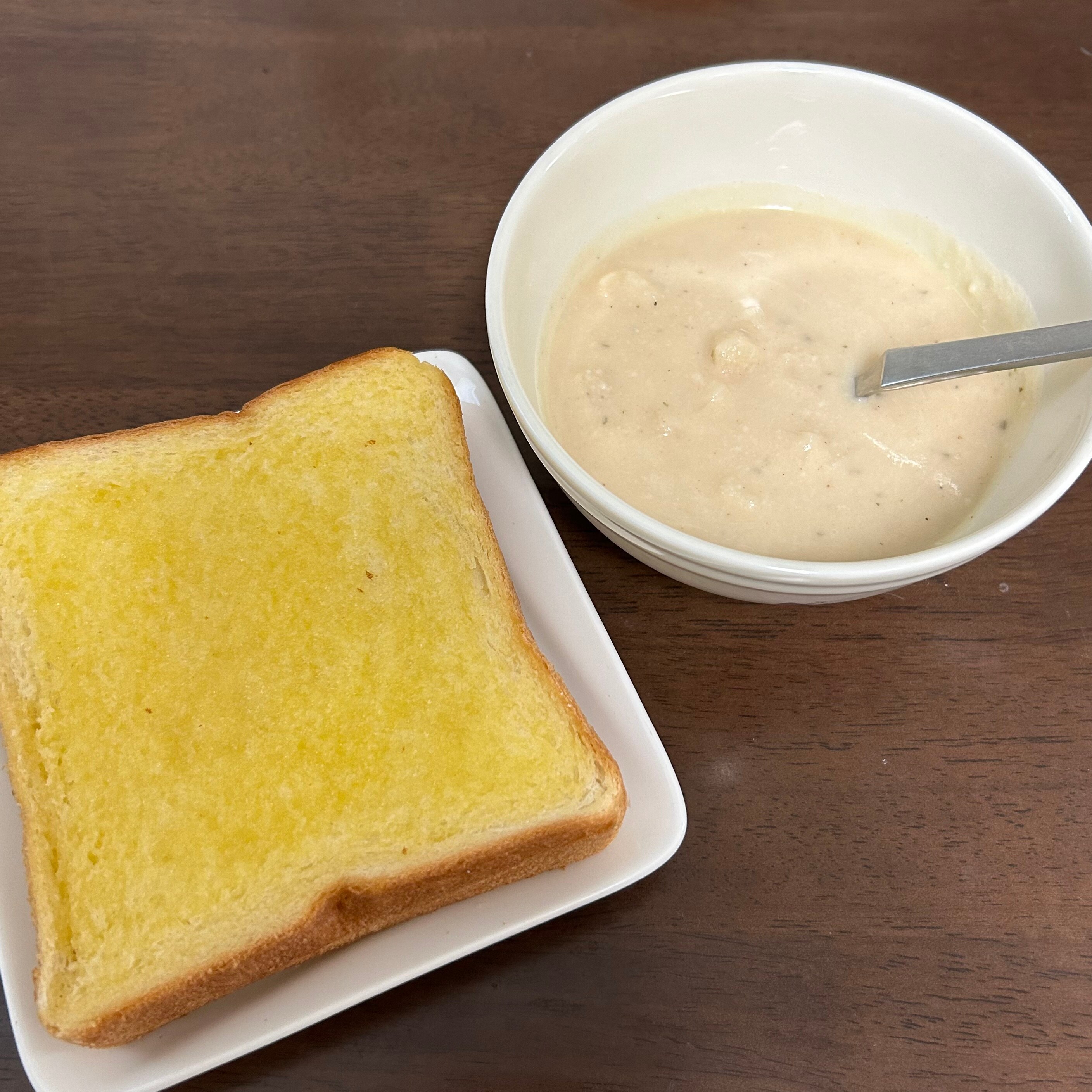 じゃがいものポタージュとトースト