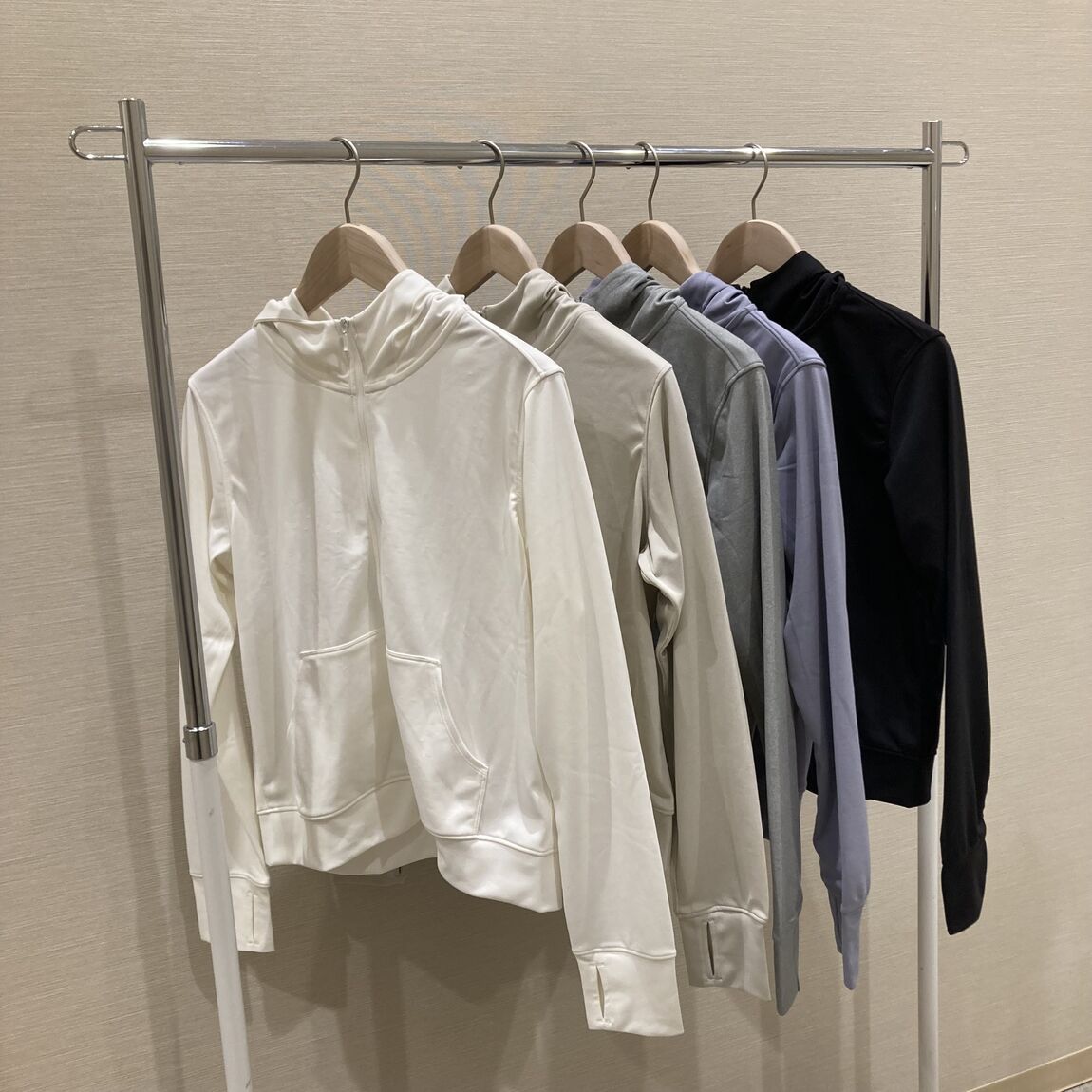 婦人　UVカット乾きやすいフルジップパーカ