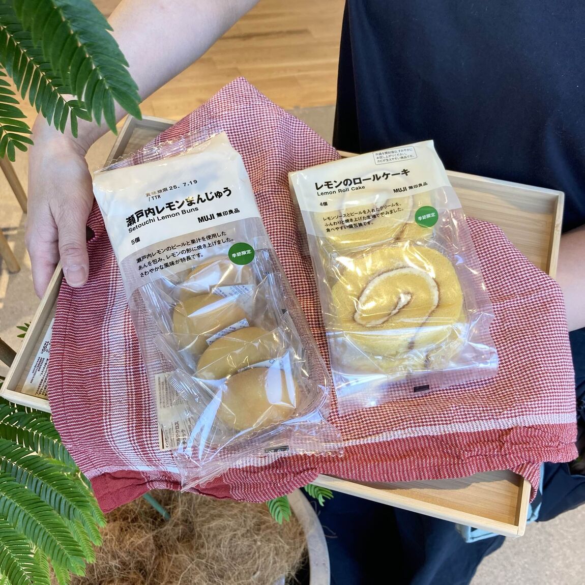 瀬戸内レモンまんじゅうとレモンのロールケーキ
