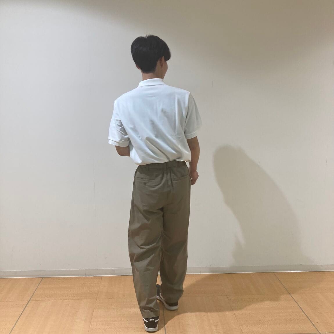 タックストレートパンツ