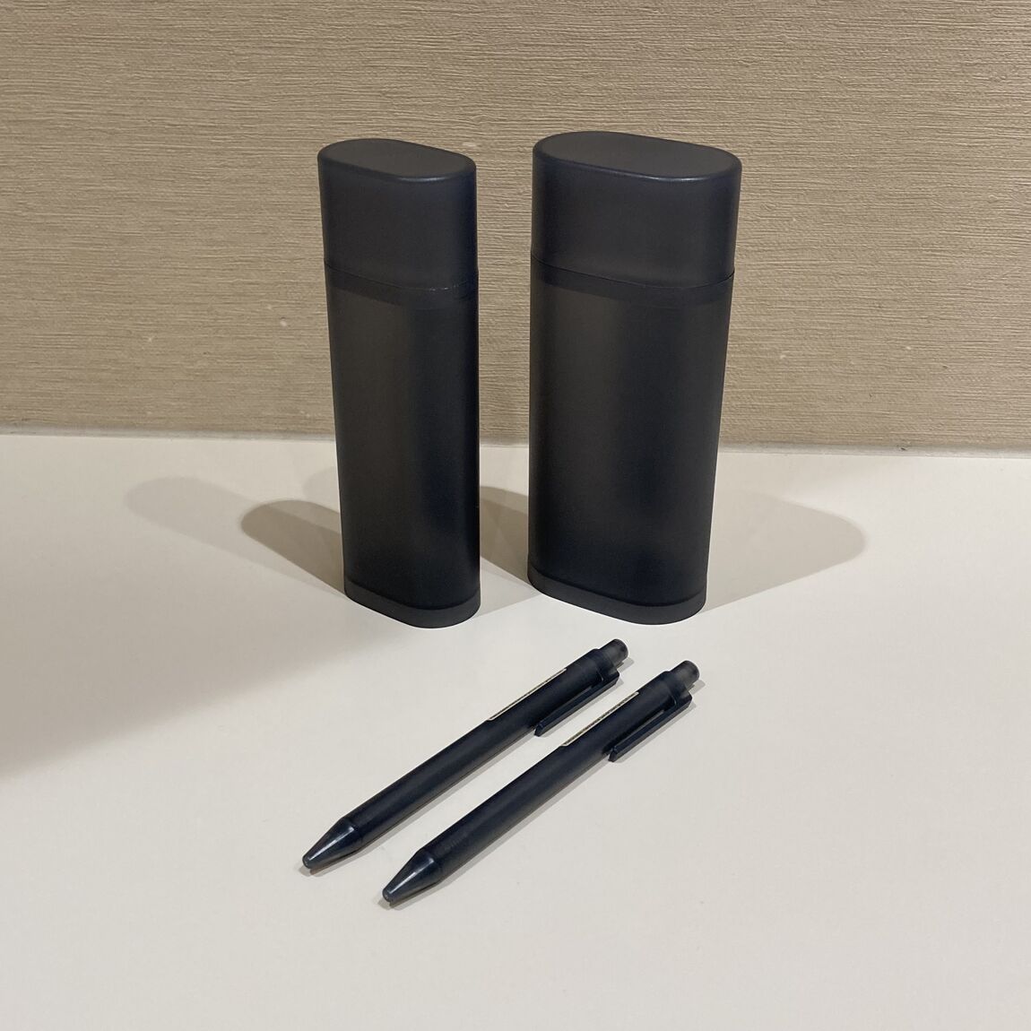 【イオンモール姫路大津】ポリプロピレン メガネも入るペンケース スタンド式 ポリカーボネート　ペン先をしまえるシャープペン ポリプロピレン 仕切りが外せる筆箱