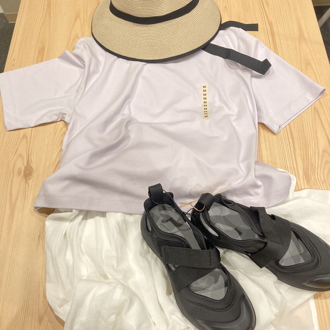 涼感Tシャツで可愛くシックに！着回しコーデ