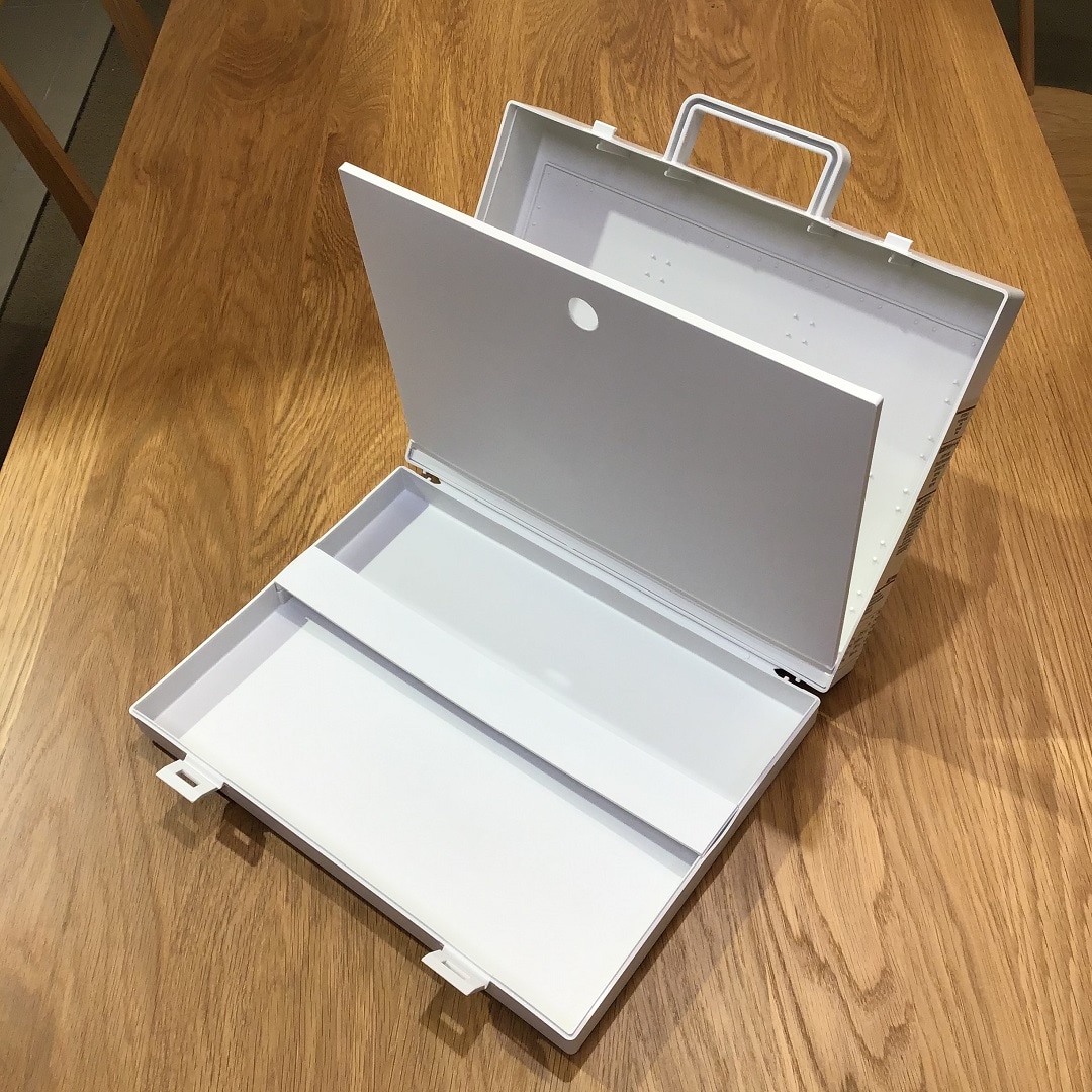 自立収納できるキャリーケース