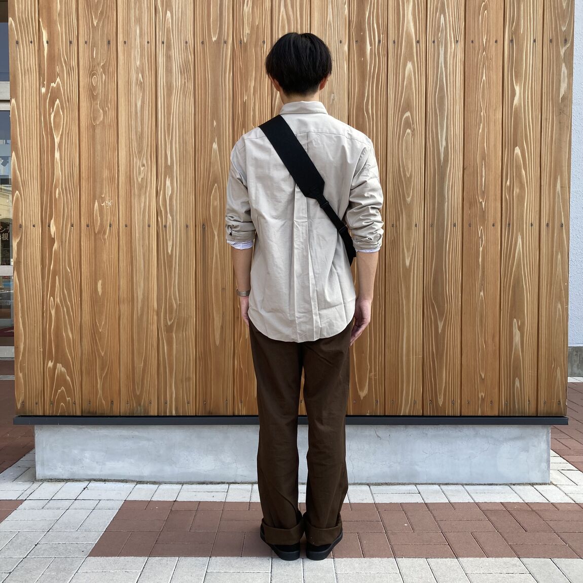 後ろ