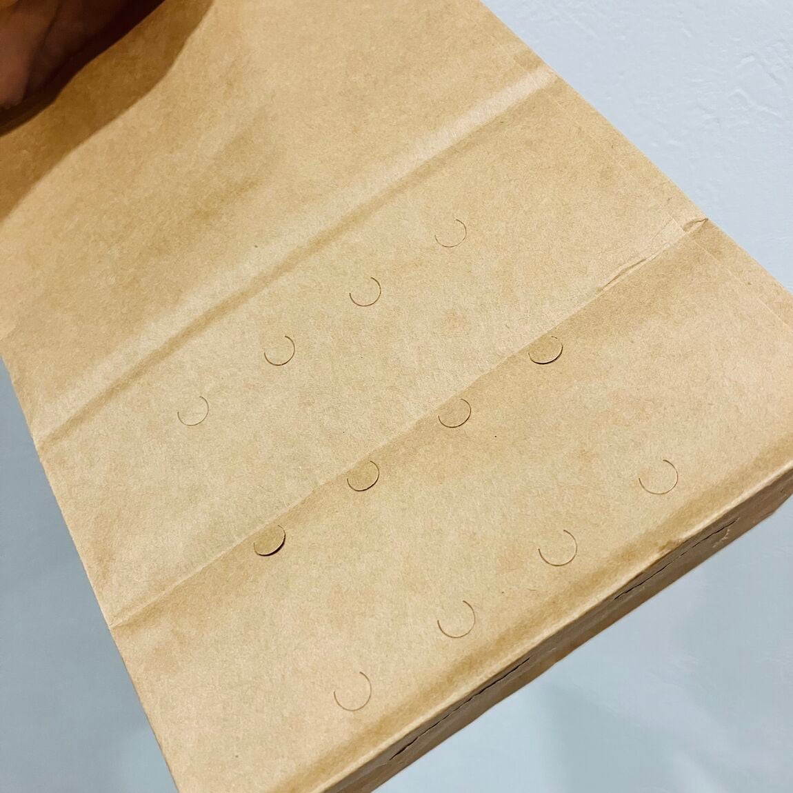 穴開き