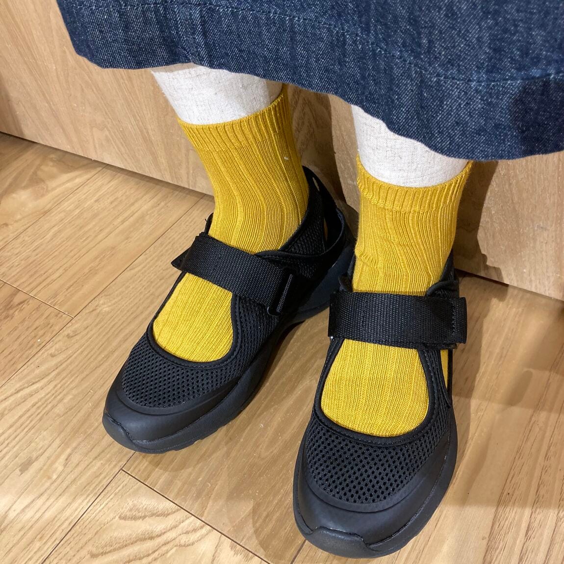 太リブショート丈靴下が写っている