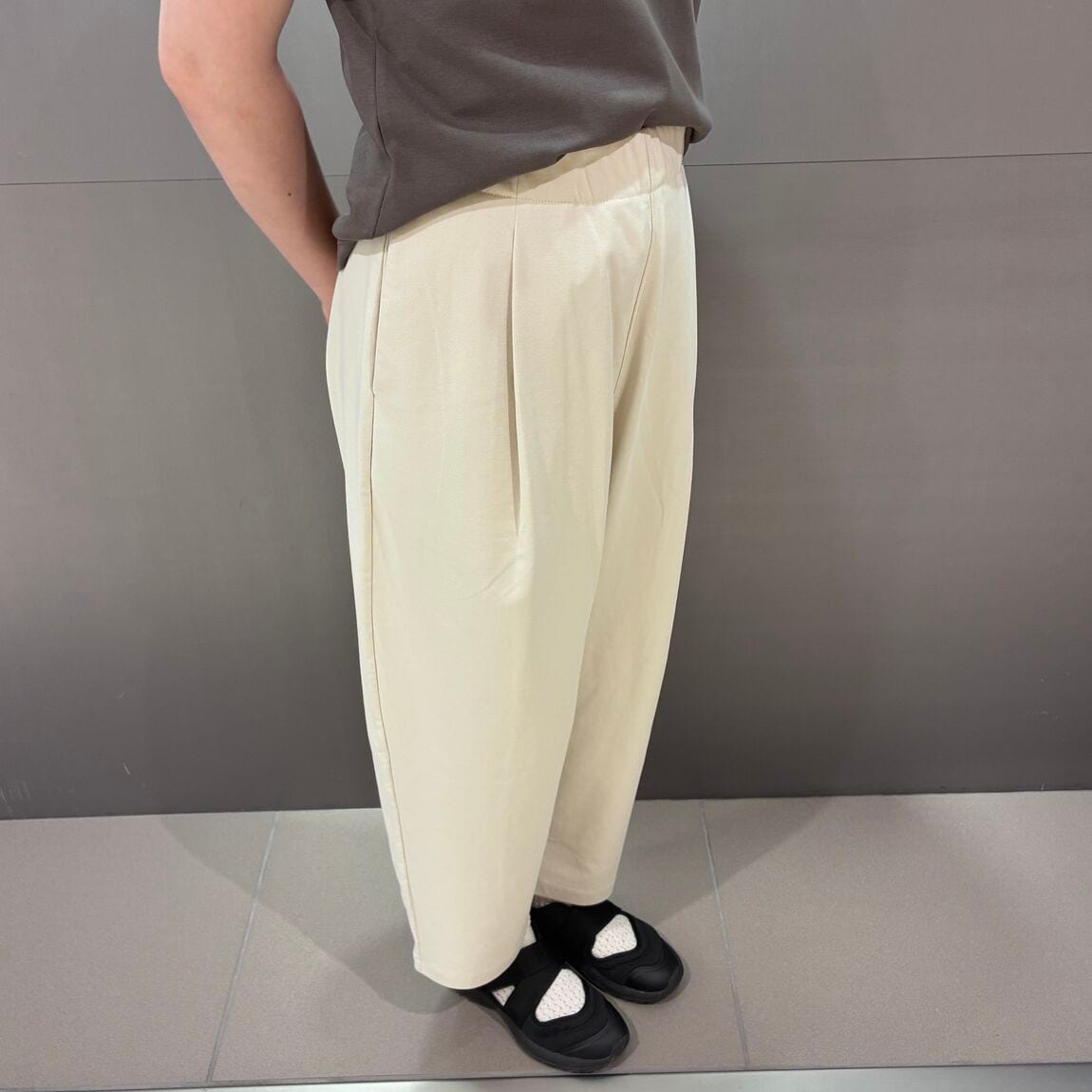 【ルミネ町田】スムースポンチイージーテーパードパンツのご紹介_ySmNG0