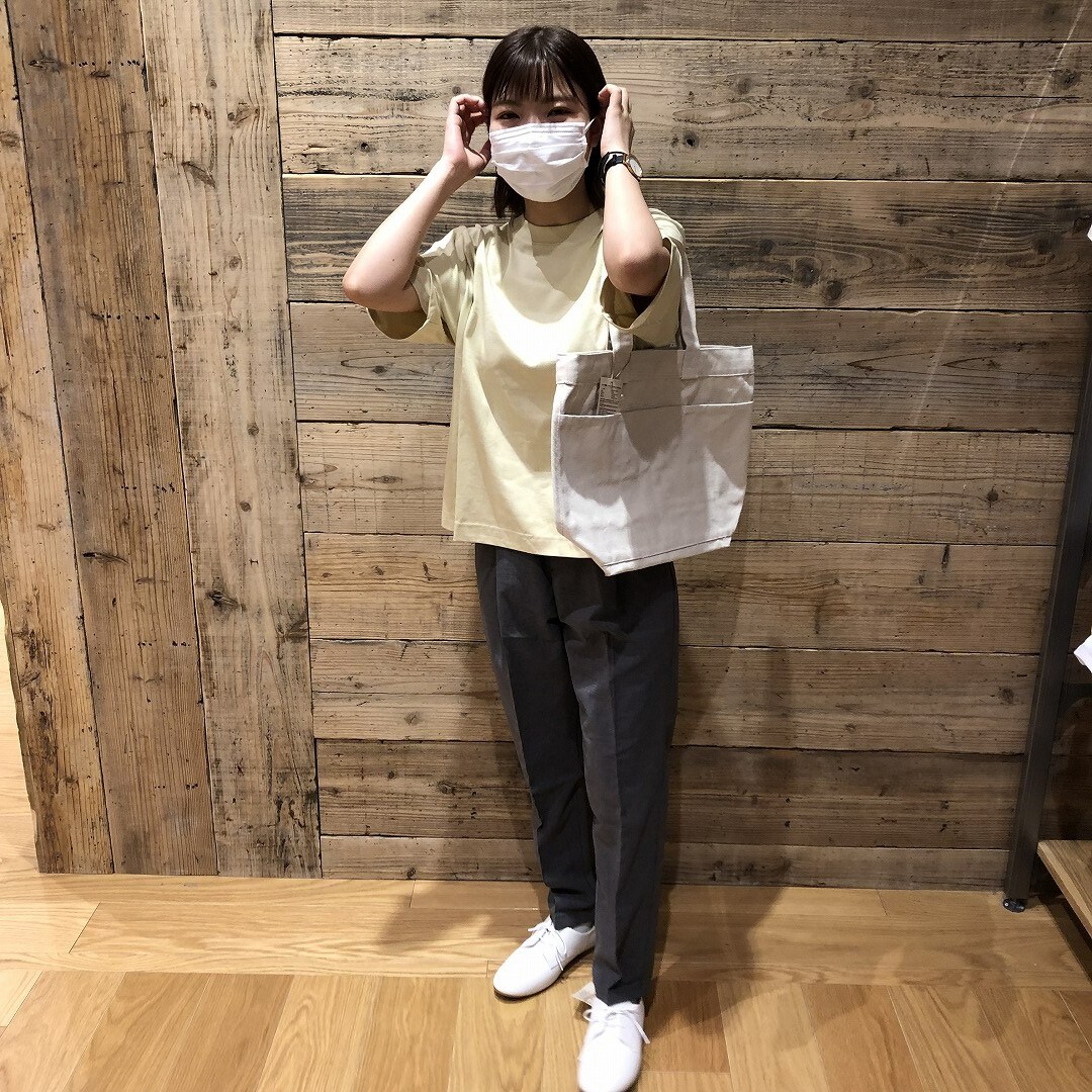 黄色
