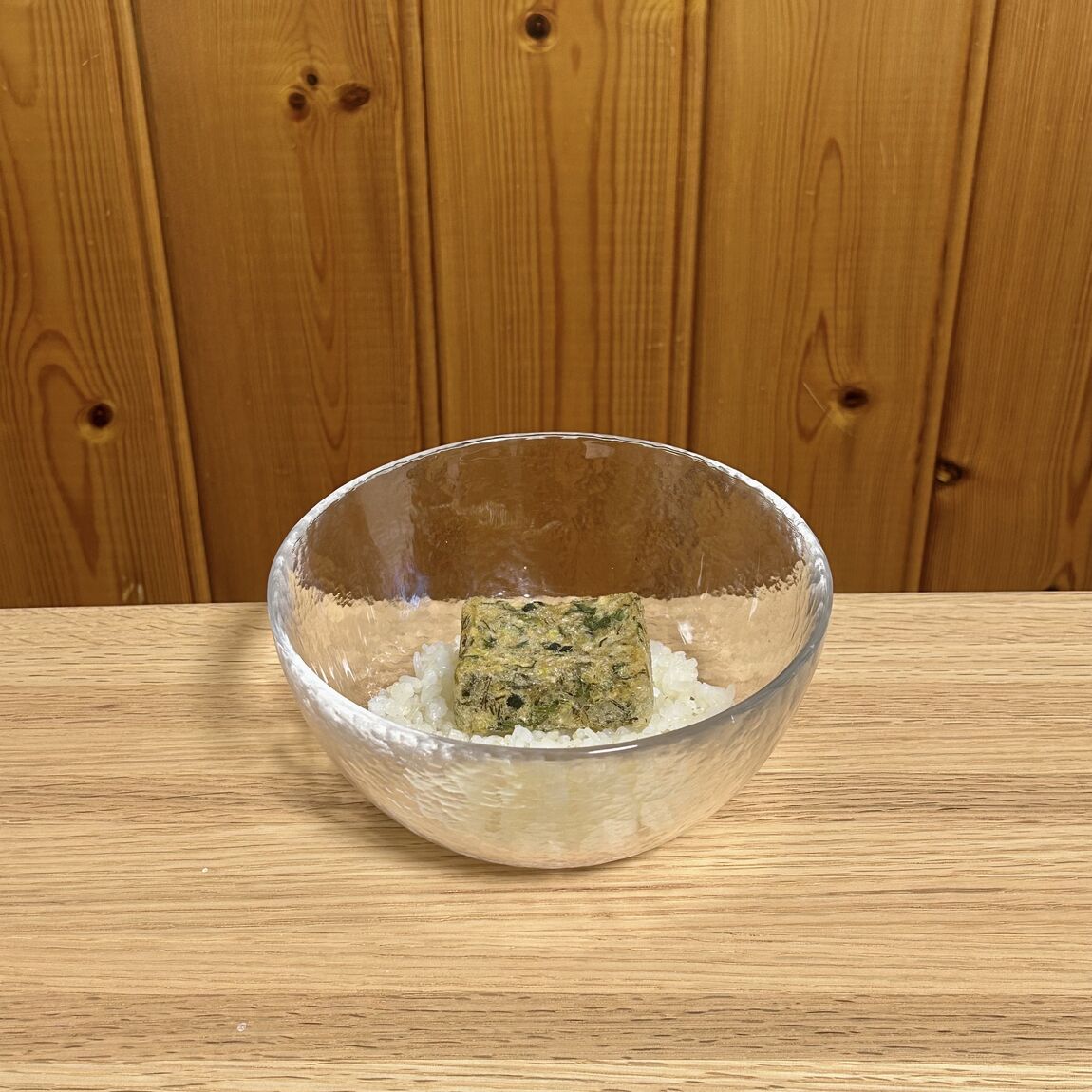 冷やし茶漬け　ブロックをごはんにのせた様子