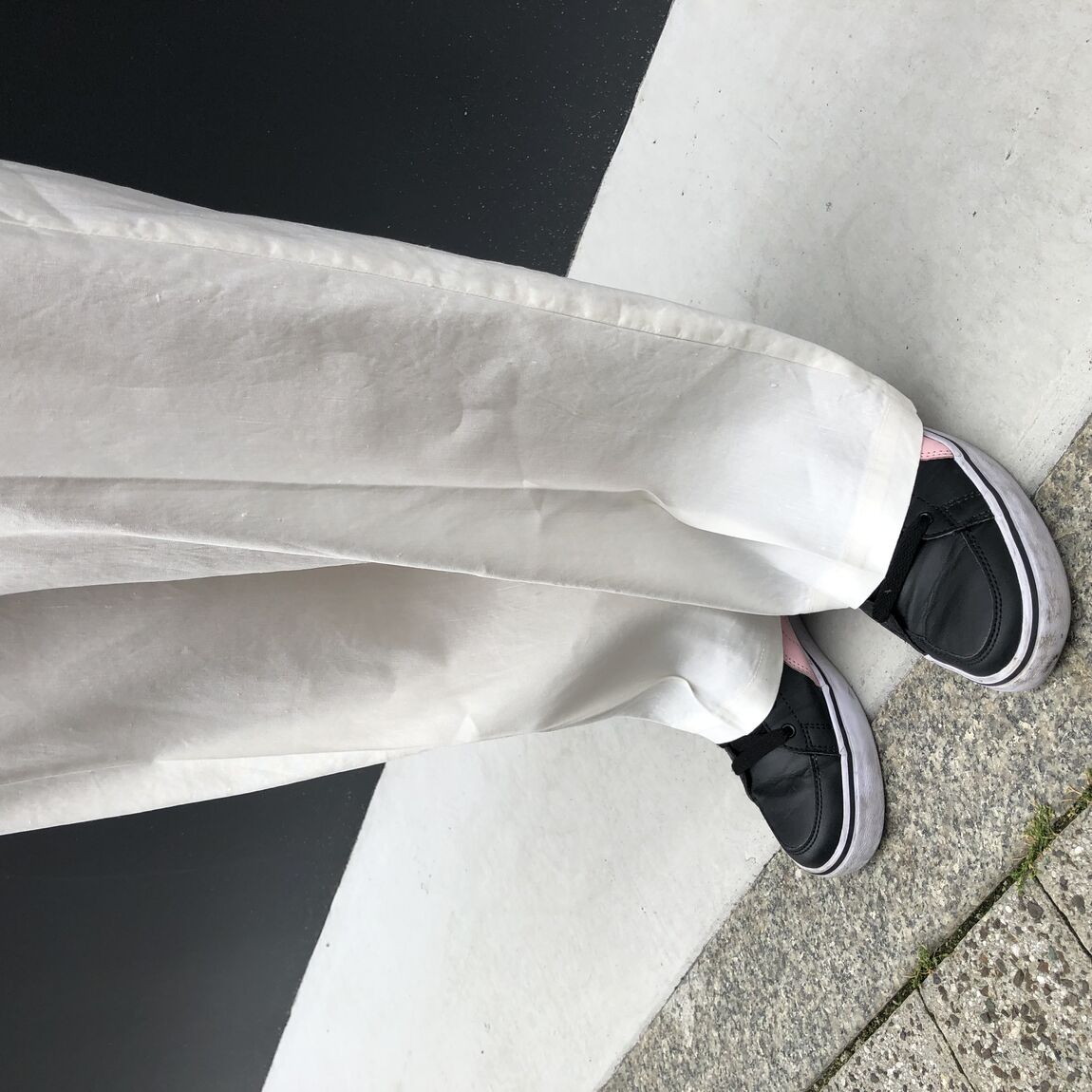 ストレートパンツの紹介
