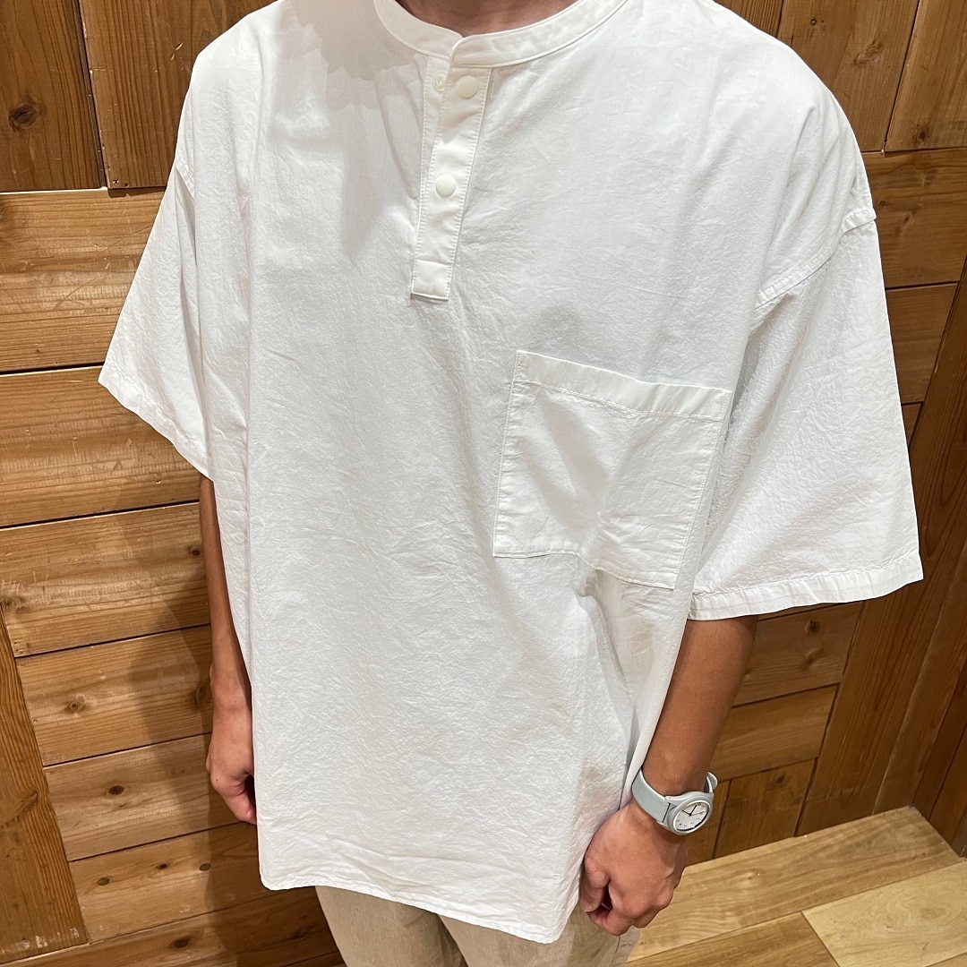 ヘリ―ネック布帛Ｔシャツ