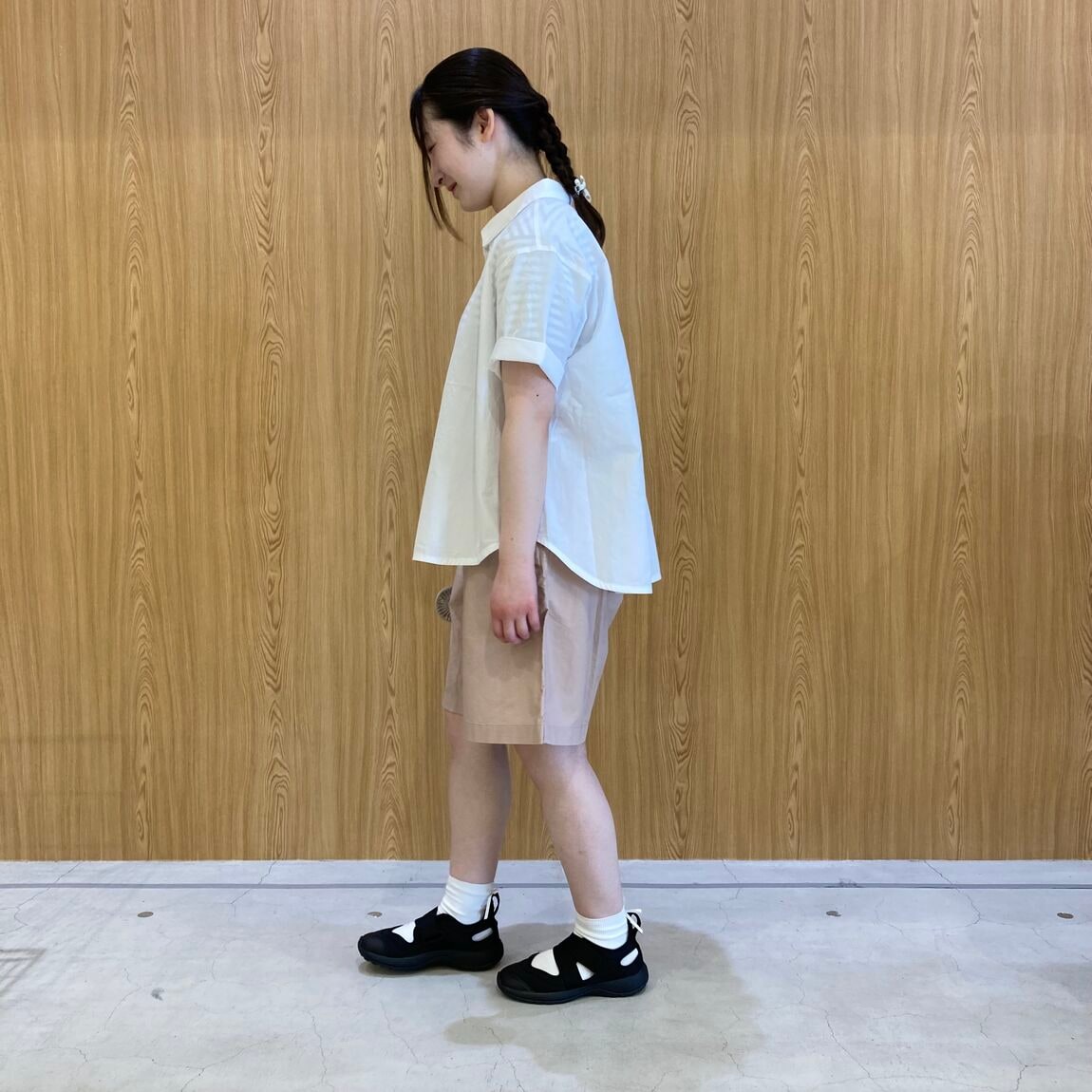０