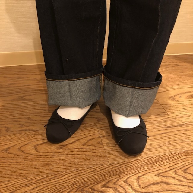 バレエシューズのアップの写真