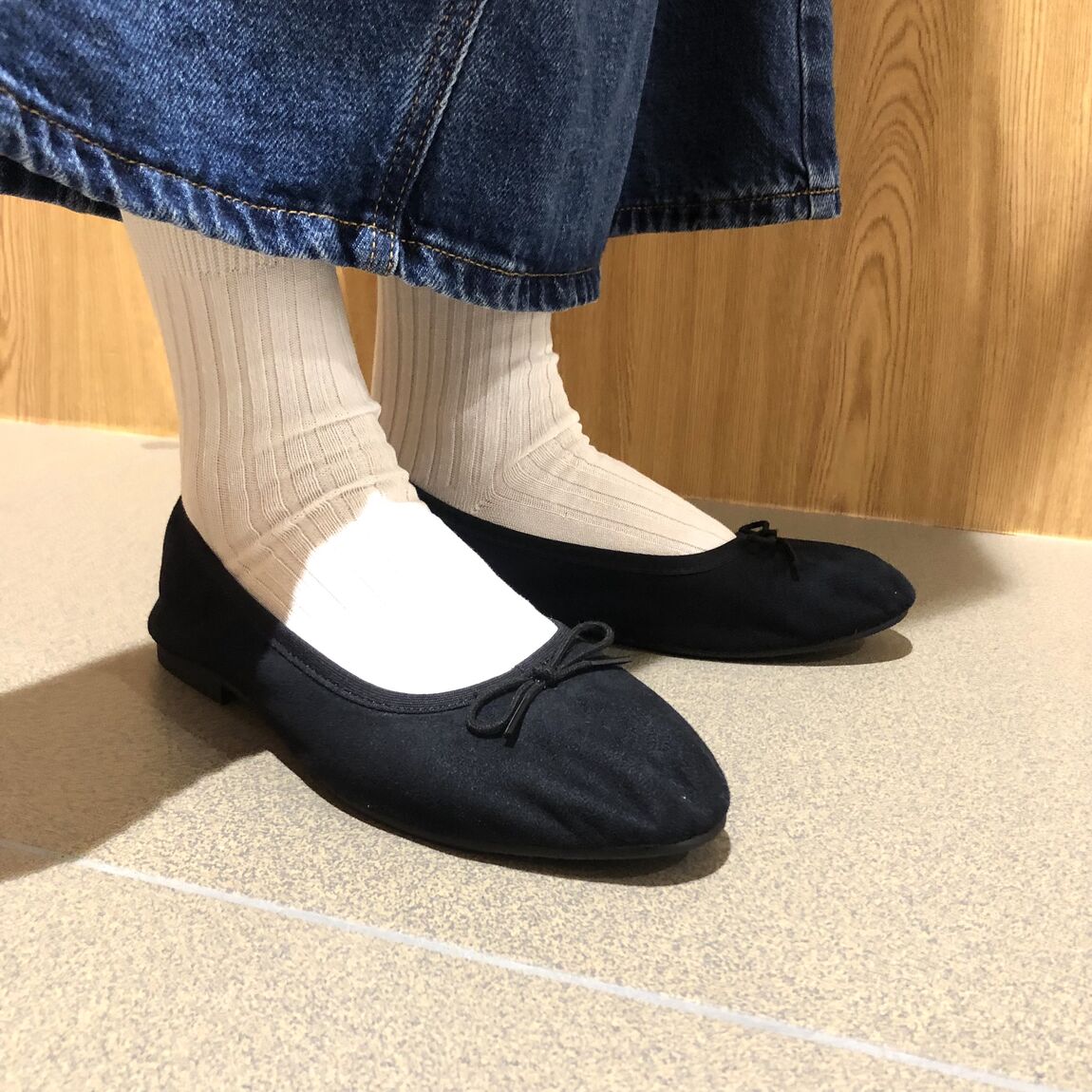 24082903