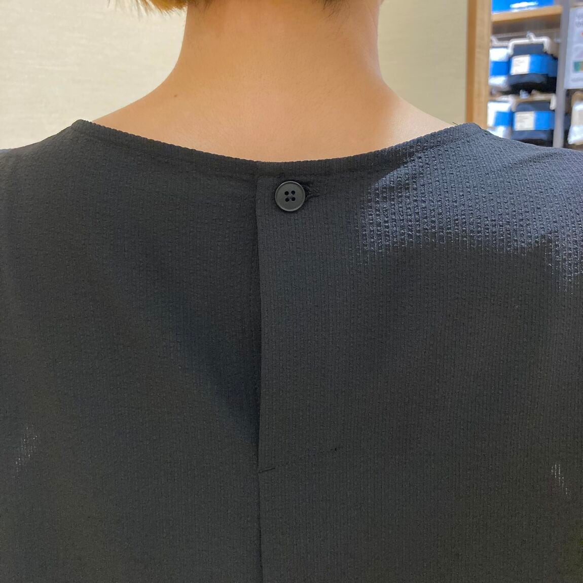 婦人　風を通す　ストレッチサッカー　スリーブレスワンピース