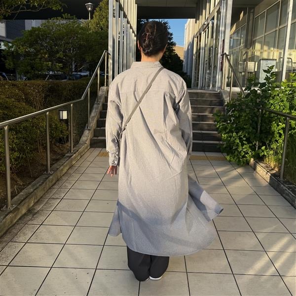 後ろ