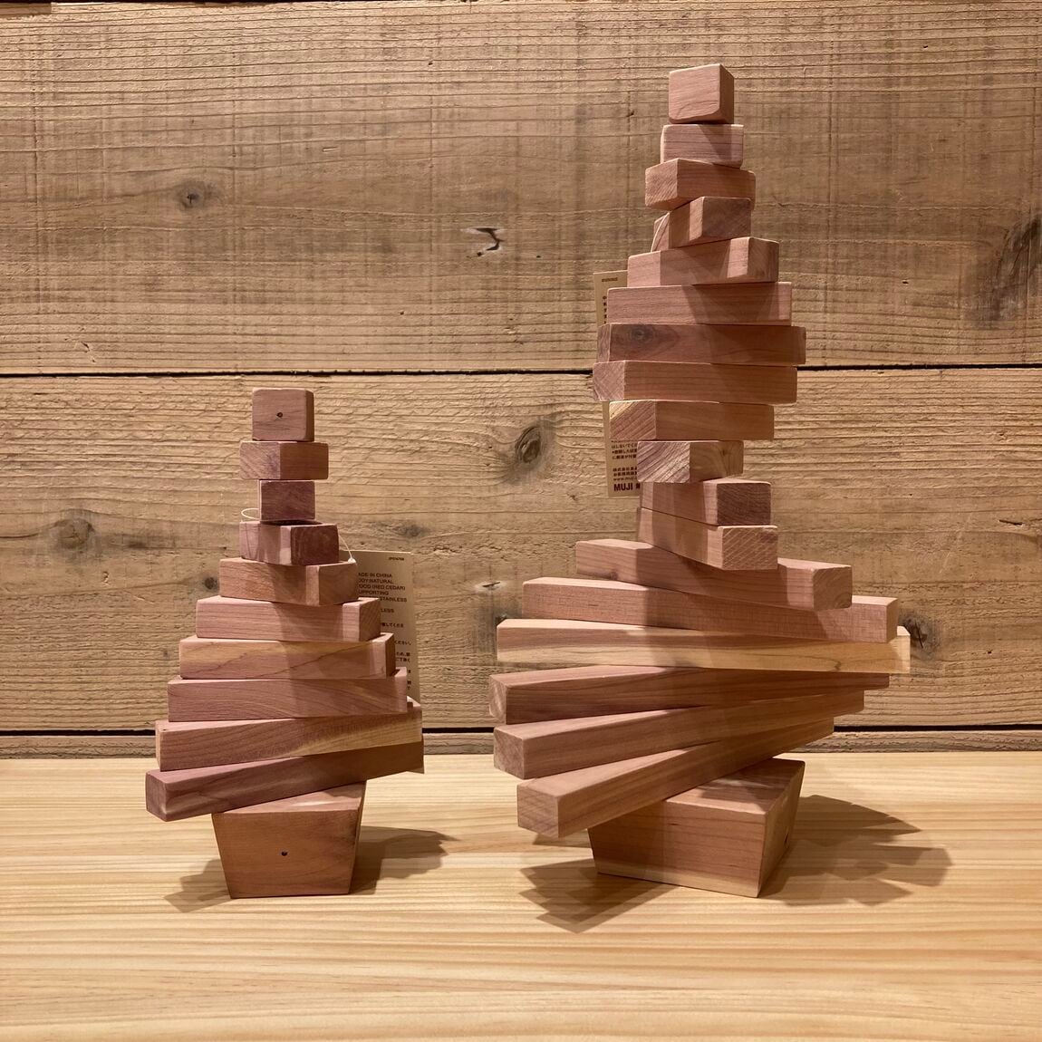 形が変えられるレッドシダーツリー