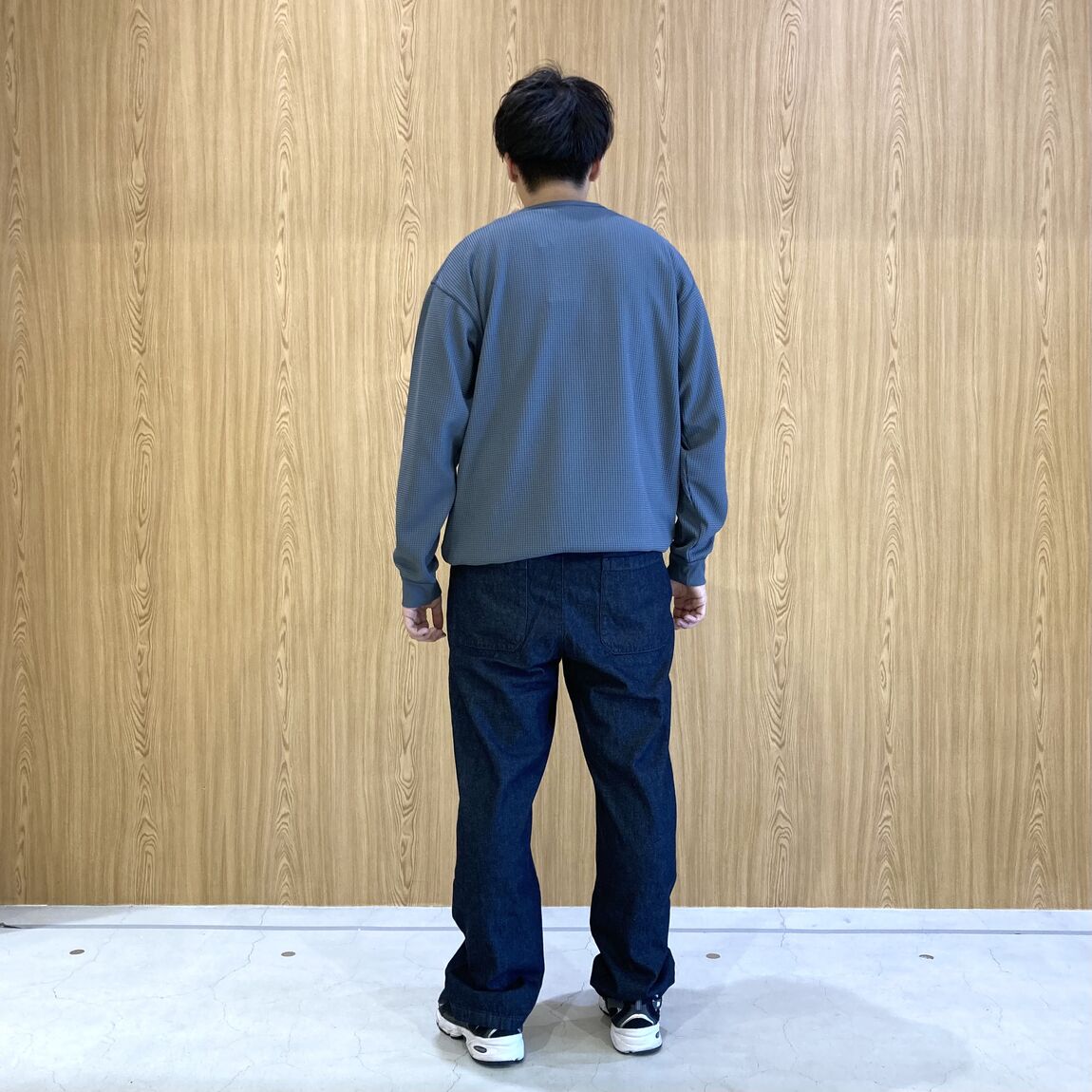 うしろ