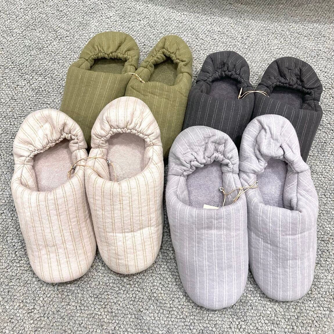 綿フランネルかかとにフィットするルームシューズの写真