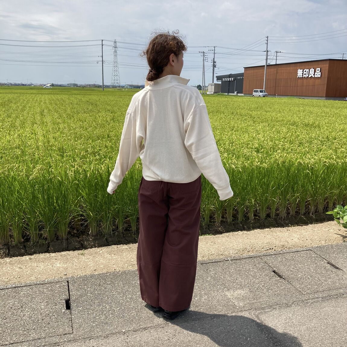 ハーフジッププルオーバー後ろ