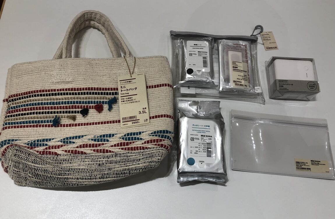 トートバッグと災害準備物